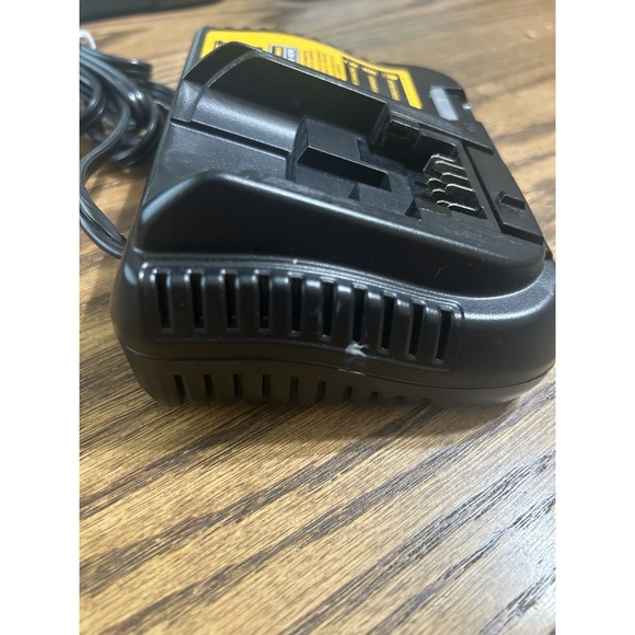 DeWalt DCB112 12V/20V Max Lithium-Ion Battery Charger Tool Only Genuine OEM - Picture 3 of 4